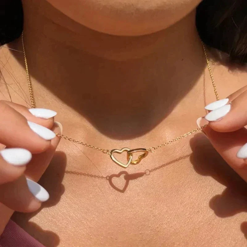 Colar DuoHeart com Rosa Eterna – Presente Romântico com Caixa Rotativa Luxo
